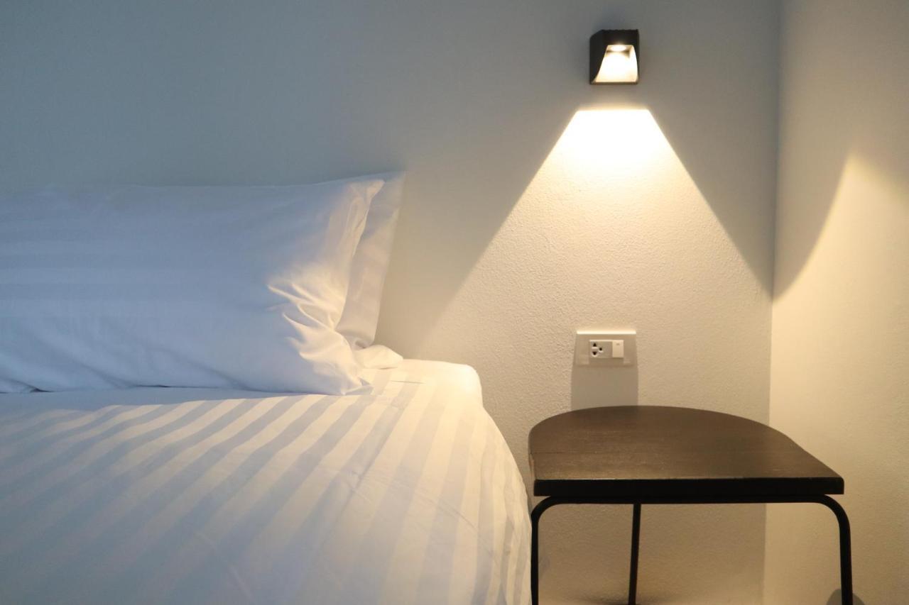 Goodnight Poshtel + Free Netflix Hotel Hatjaj Kültér fotó