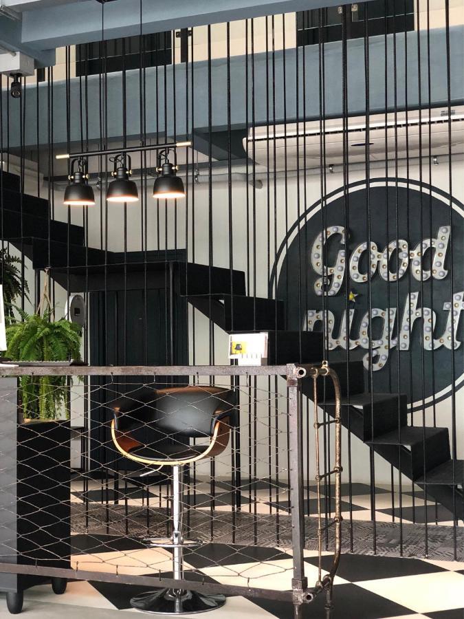 Goodnight Poshtel + Free Netflix Hotel Hatjaj Kültér fotó